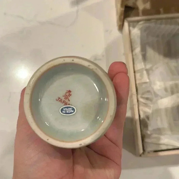 Vintage Japan Sake Set Porcelain Hand-Painted Floral Gold Details - Picture 3 of 6